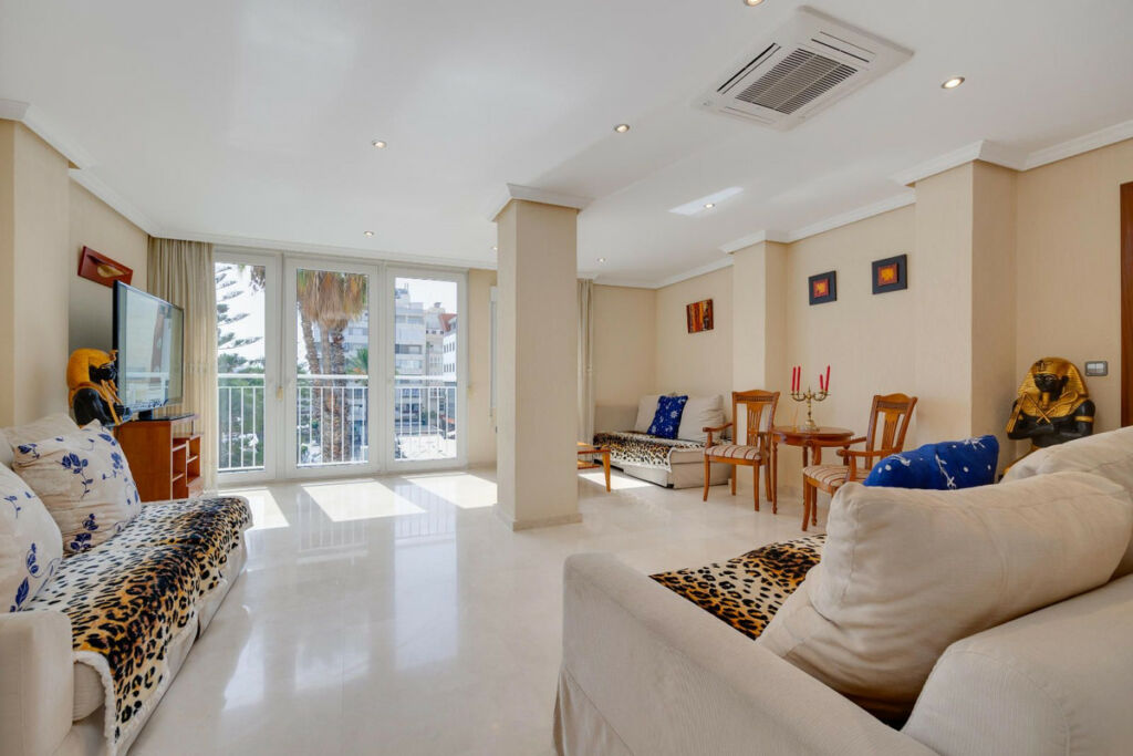 Middle Floor Apartment Torrevieja Alicante - image 19