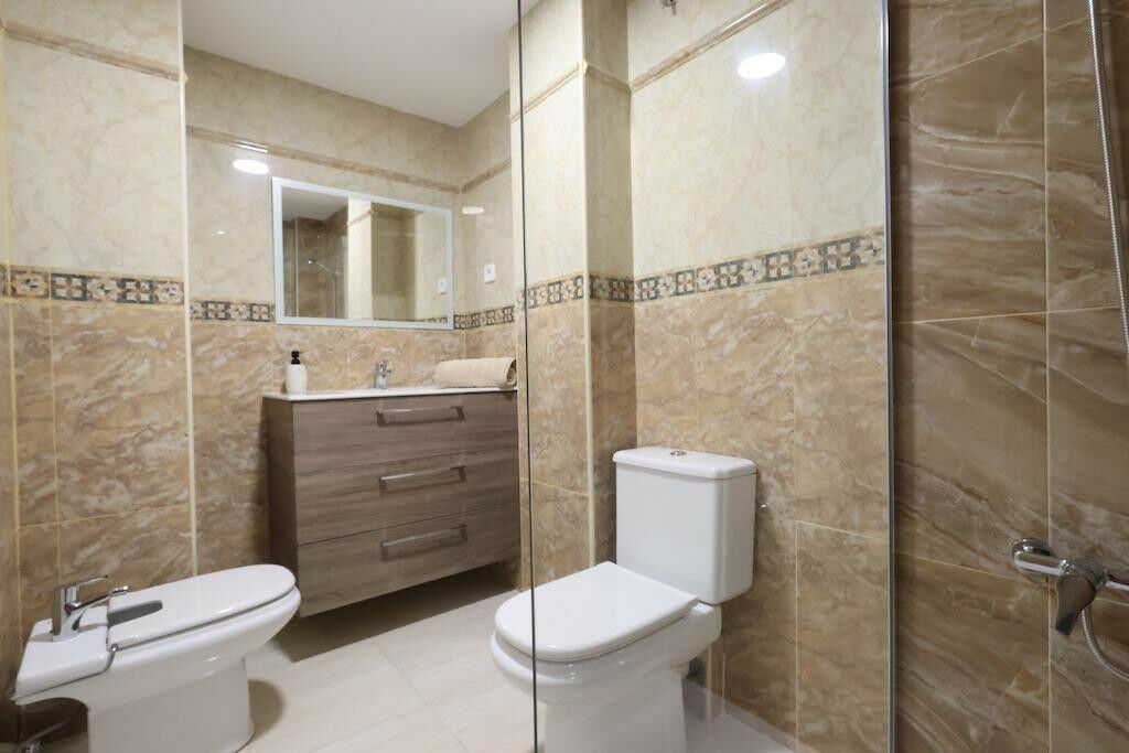 Middle Floor Apartment Torrevieja Alicante - image 19