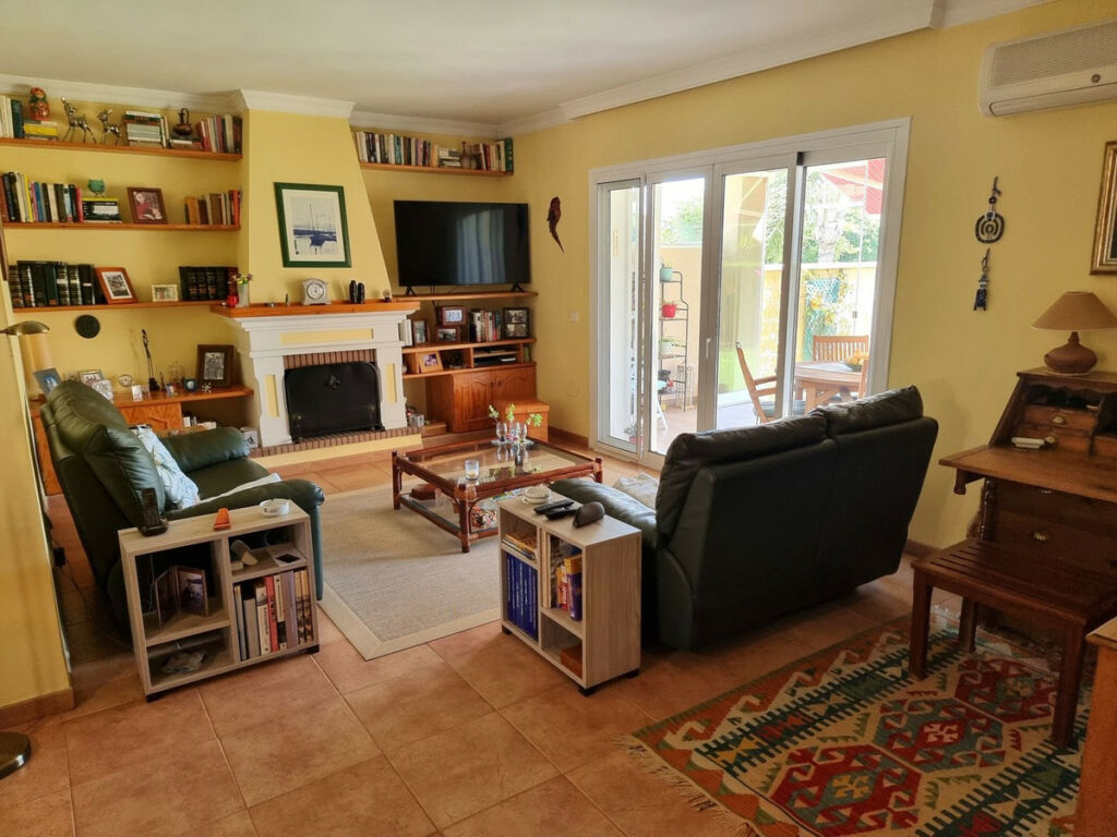 Townhouse San Pedro de Alcántara Málaga - image 2