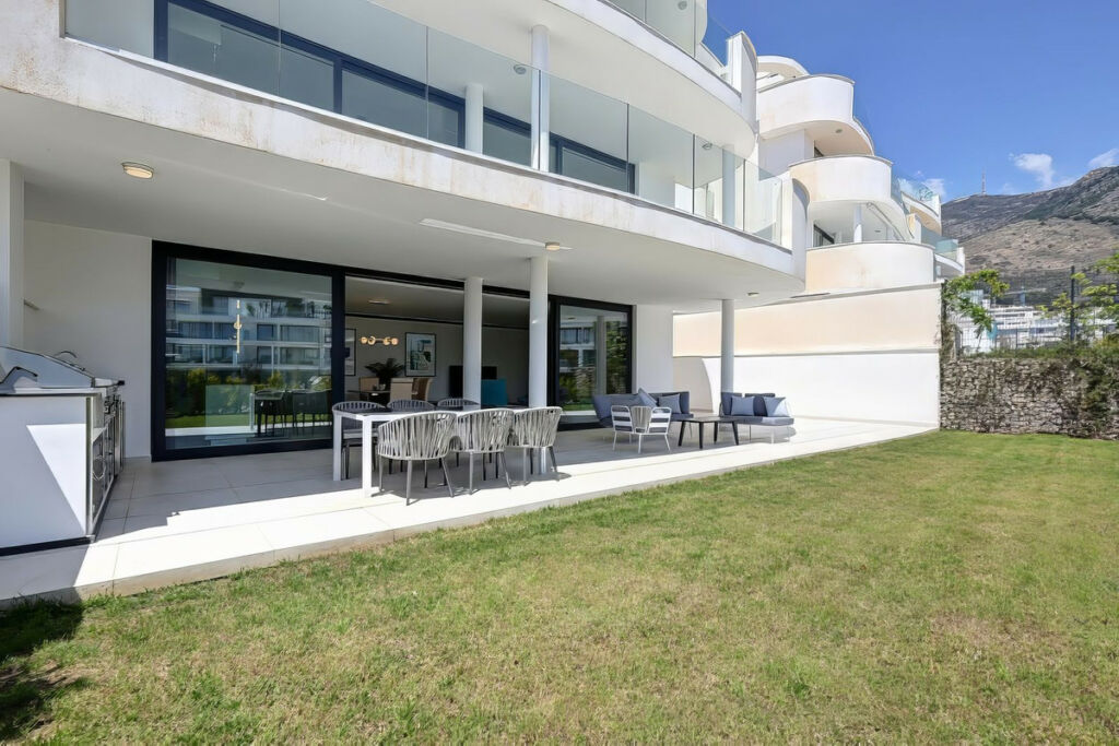 Ground Floor Apartment Fuengirola Málaga - image 2