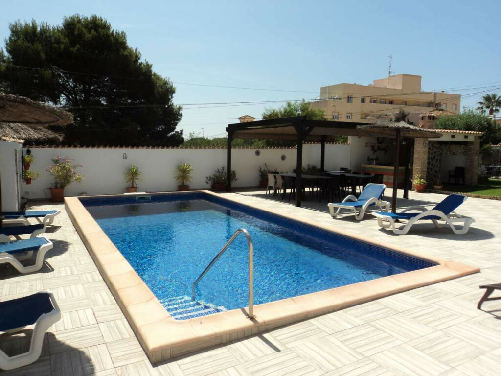 Detached Villa Lomas de Cabo Roig Alicante - image 2