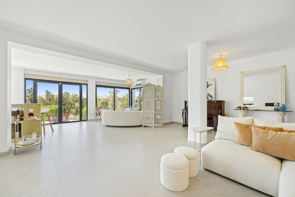 Detached Villa Guadalmina Alta Málaga - image 2