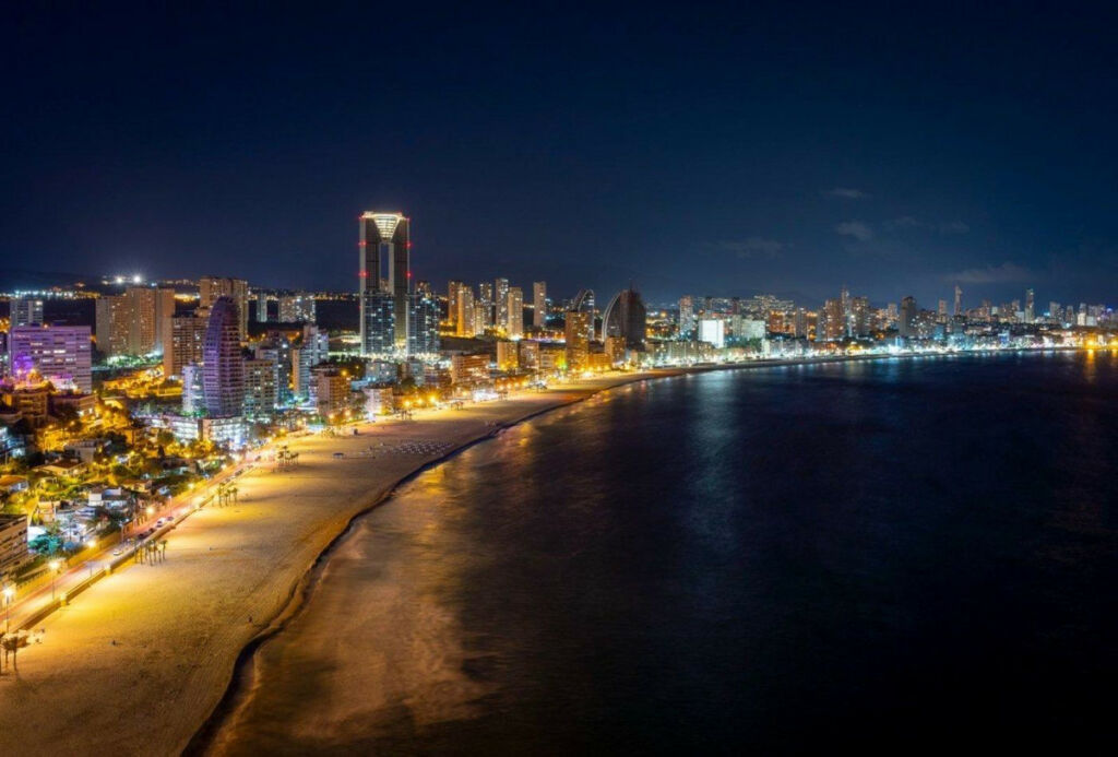 Middle Floor Apartment Benidorm Alicante - image 2