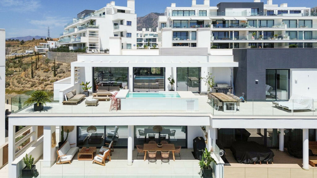 Penthouse Fuengirola Málaga - image 2