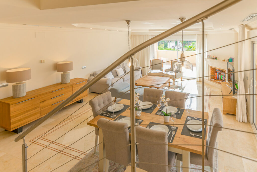 Penthouse Nueva Andalucía Málaga - image 2