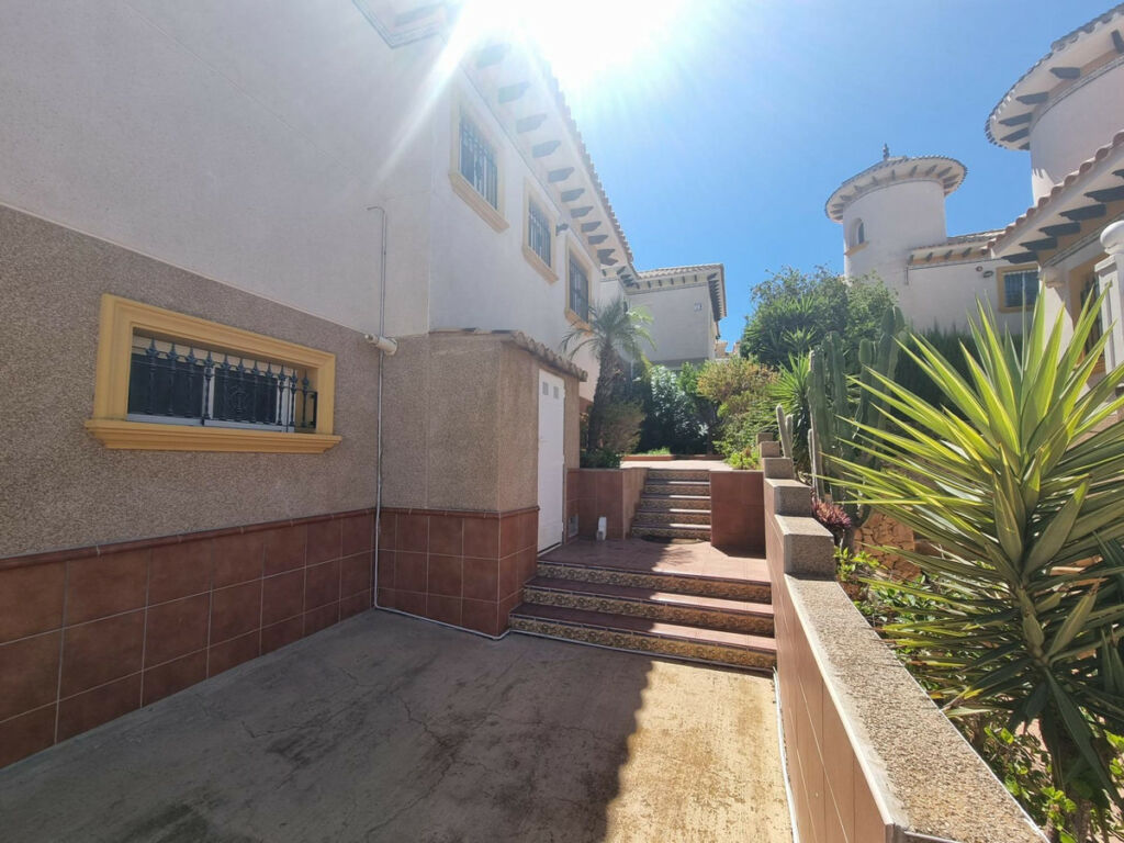 Bungalow Orihuela Costa Alicante - image 2