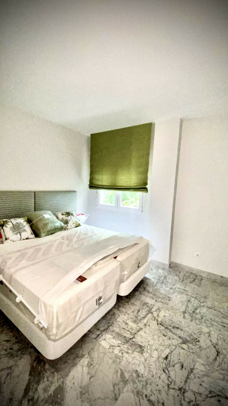 Middle Floor Apartment Puerto Banús Málaga - image 4