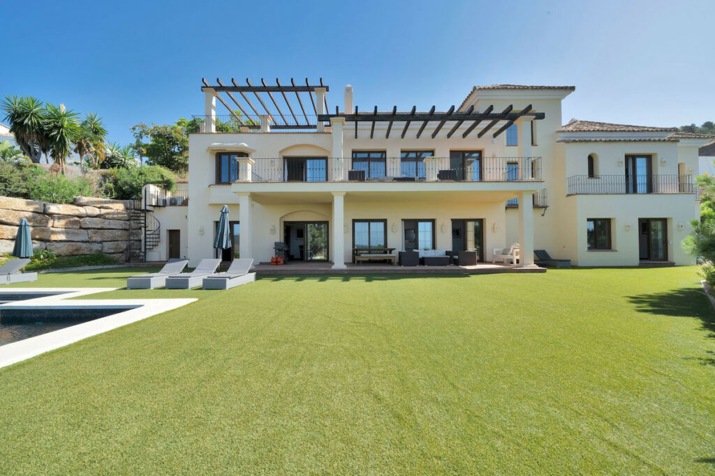 Detached Villa Benahavís Málaga - image 2