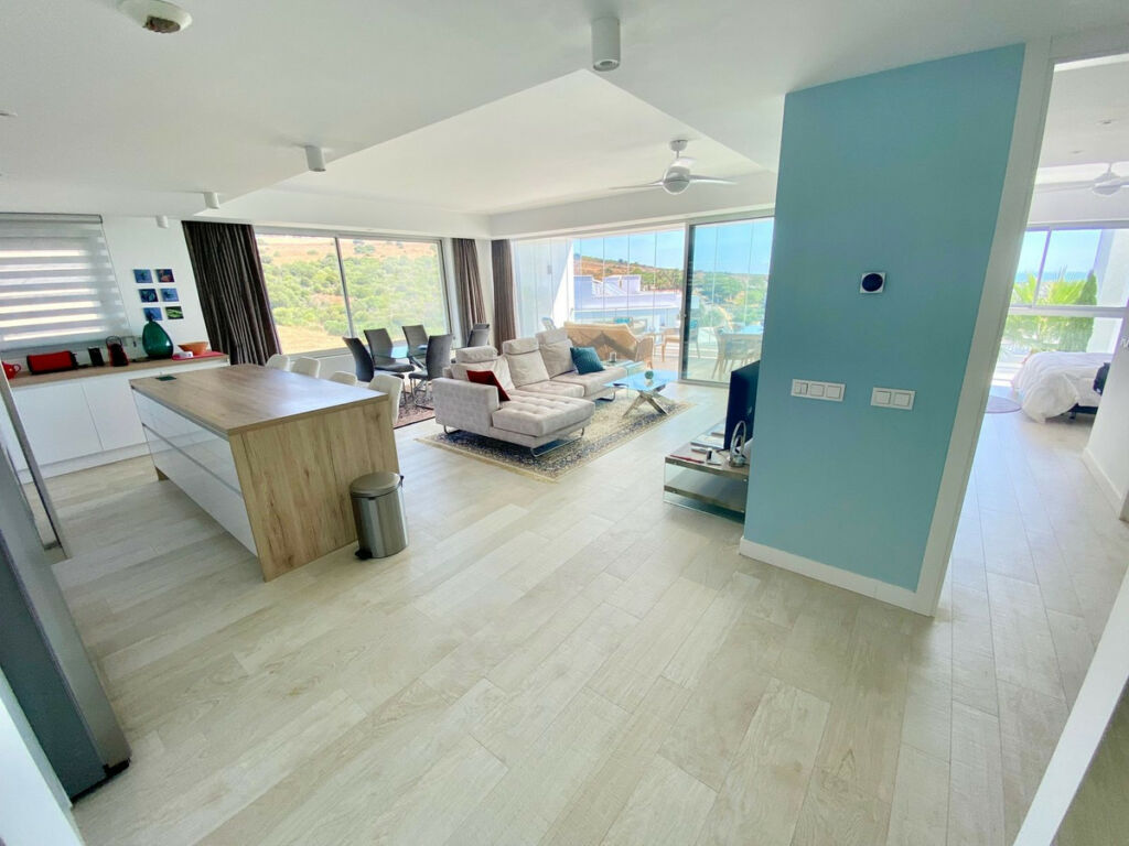 Middle Floor Apartment Estepona Málaga