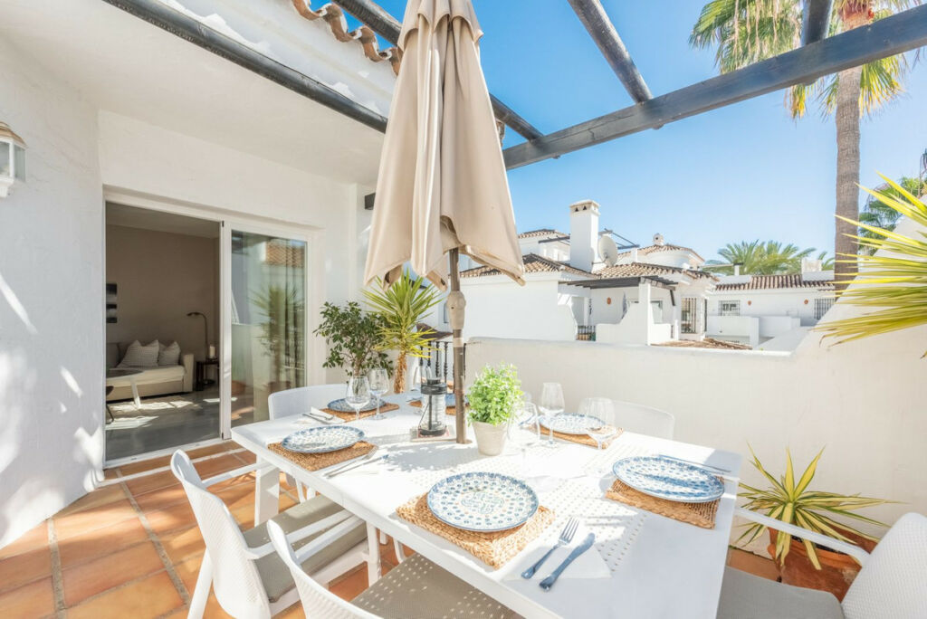 Penthouse Nueva Andalucía Málaga - image 2