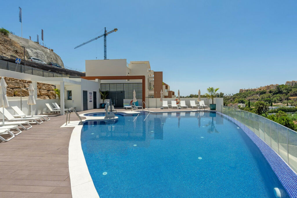 Ground Floor Apartment Benahavís Málaga - image 2