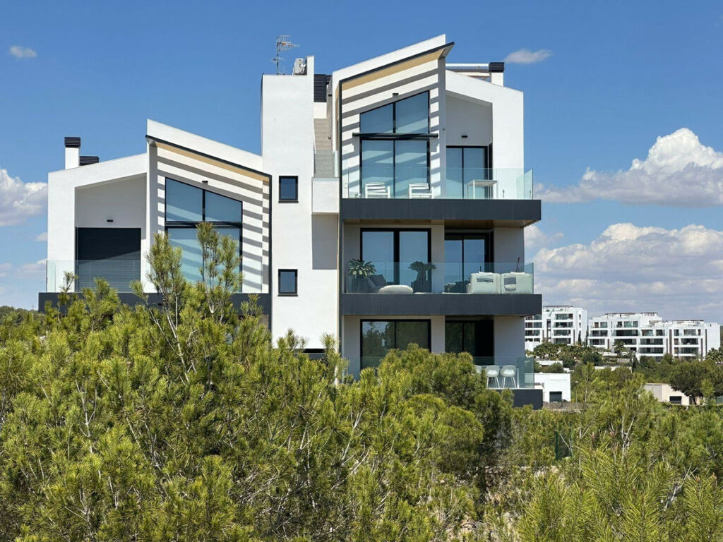 Middle Floor Apartment Orihuela Alicante - image 2
