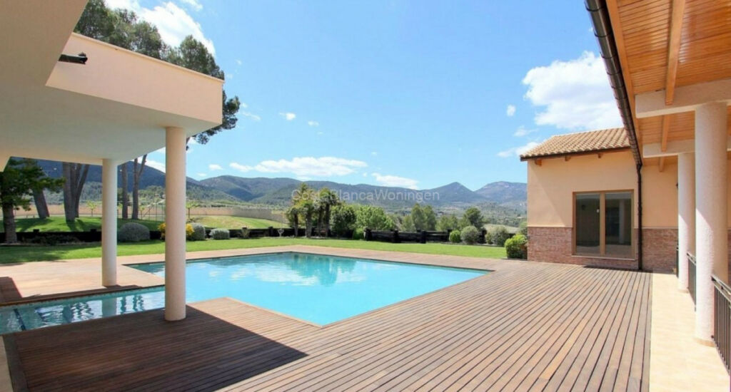 Detached Villa Penaguila Alicante - image 2