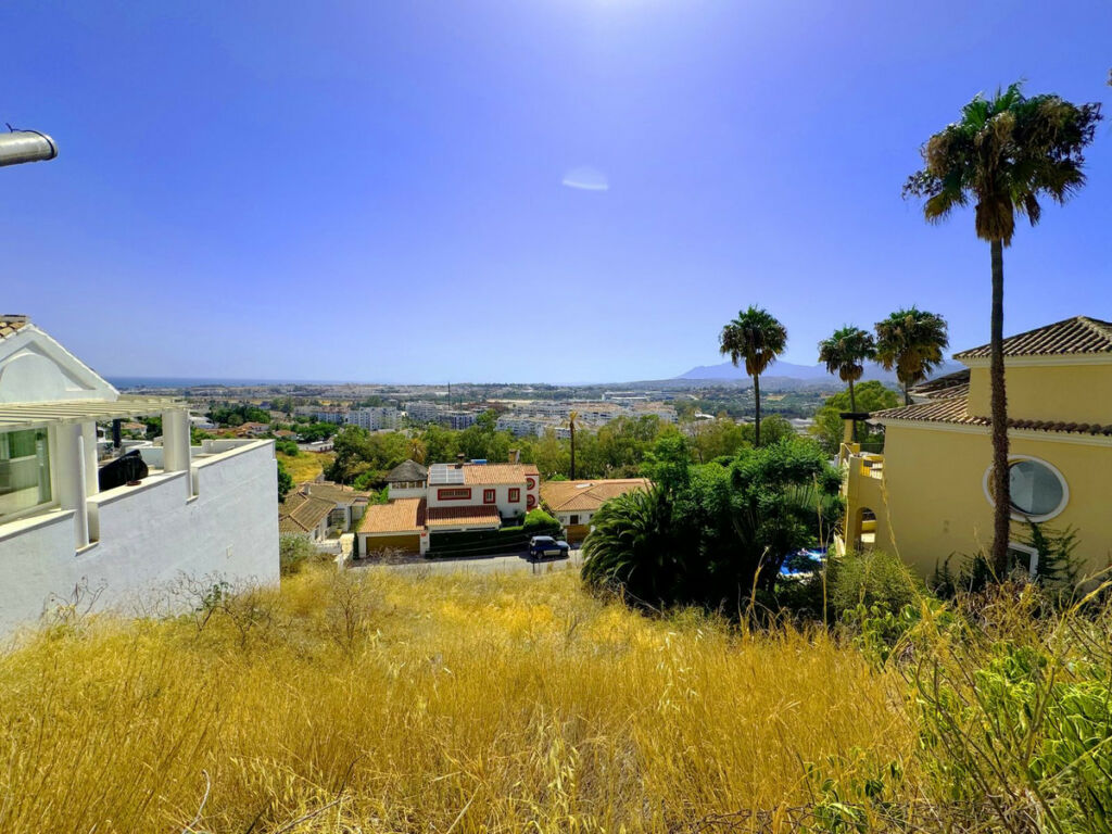 Residential Plot Nueva Andalucía Málaga - image 2