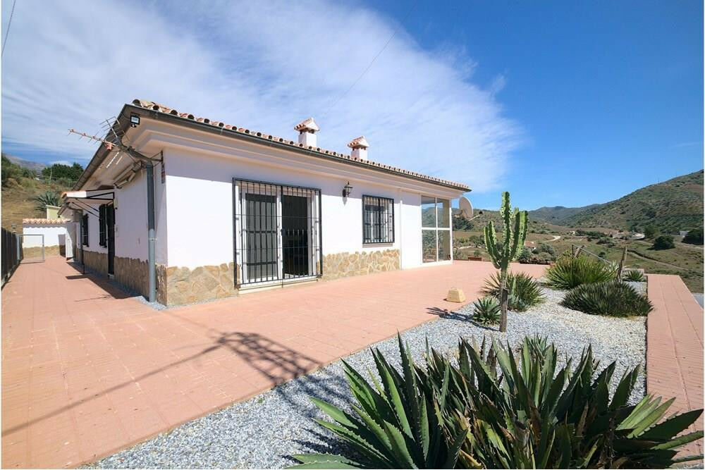 Detached Villa Valverde Alicante - image 2