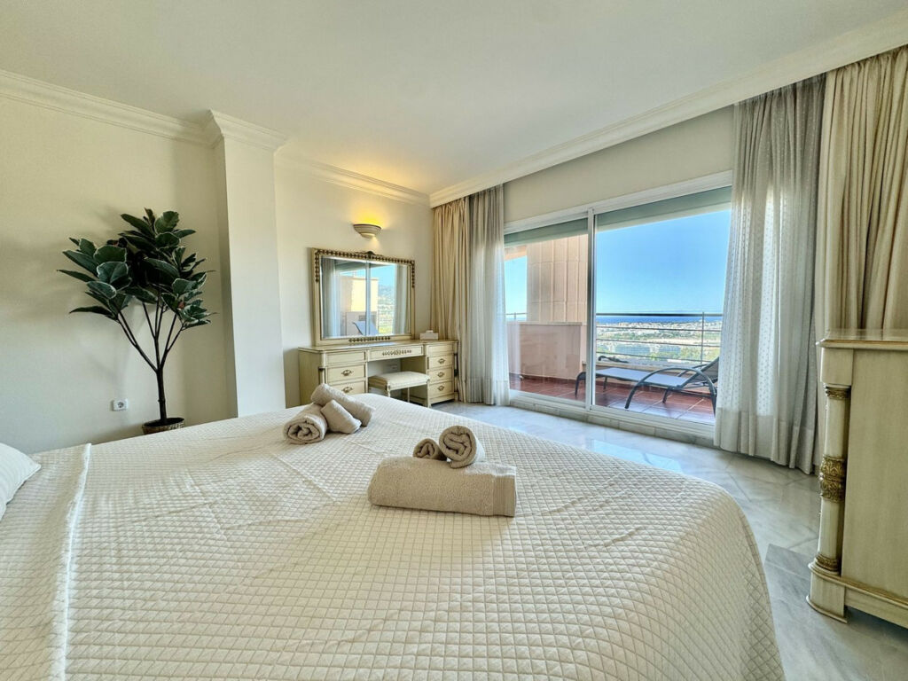 Middle Floor Apartment Nueva Andalucía Málaga - image 20
