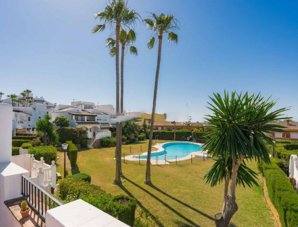 Townhouse Atalaya Málaga - image 20