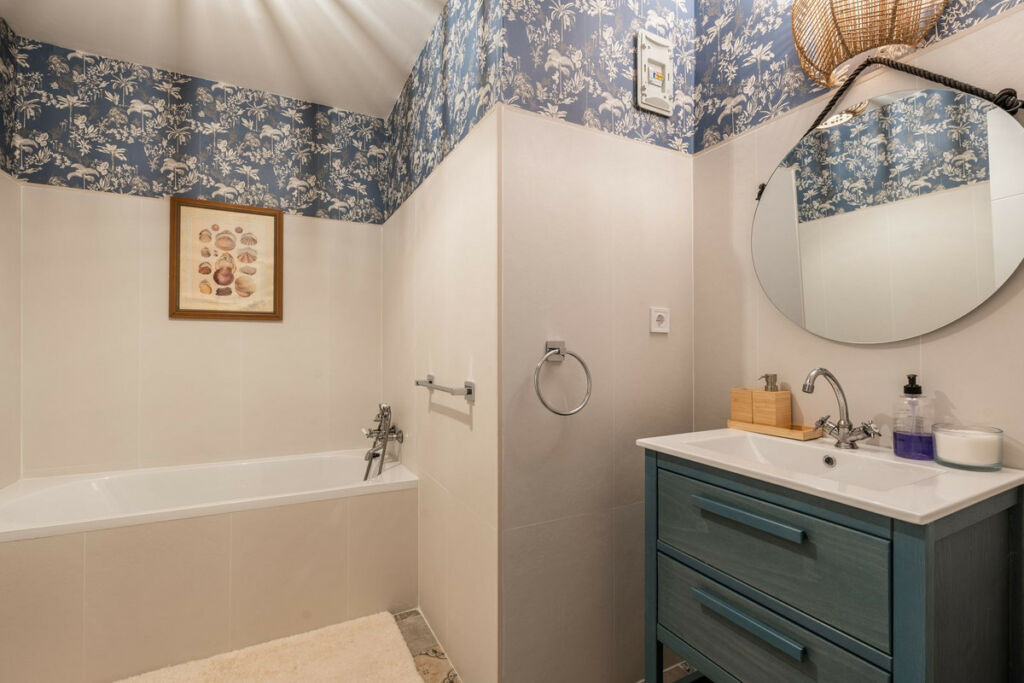 Detached Villa Estepona Málaga - image 21