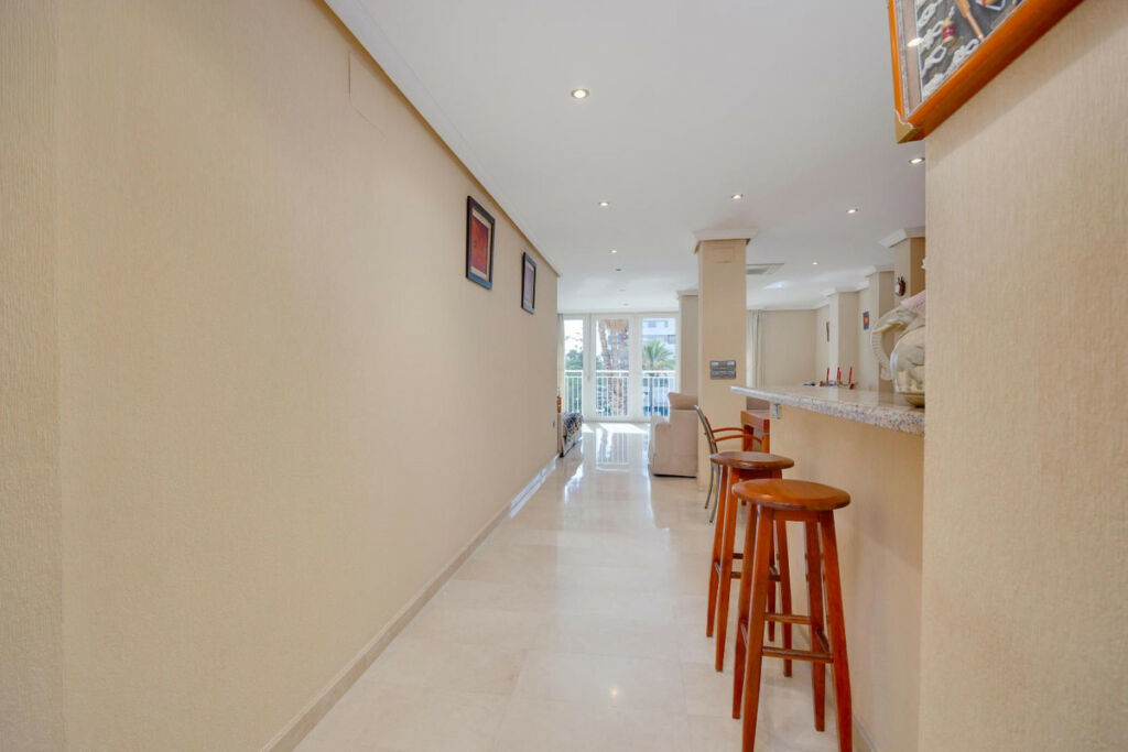 Middle Floor Apartment Torrevieja Alicante - image 21