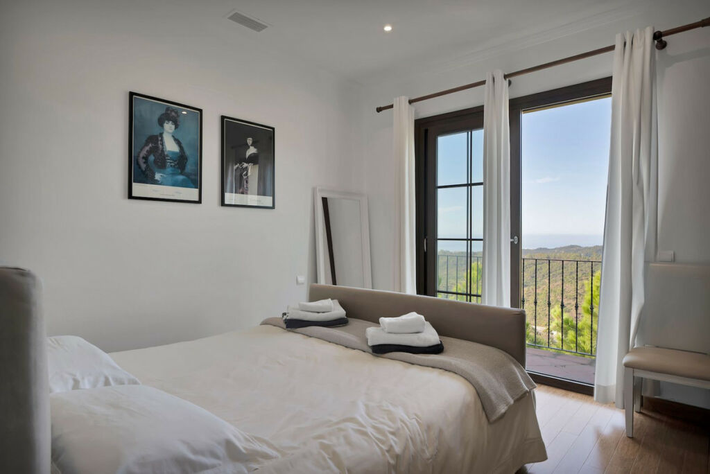 Detached Villa Benahavís Málaga - image 22