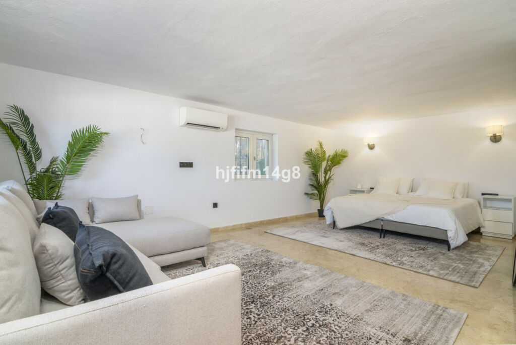 Detached Villa San Pedro de Alcántara Málaga - image 22