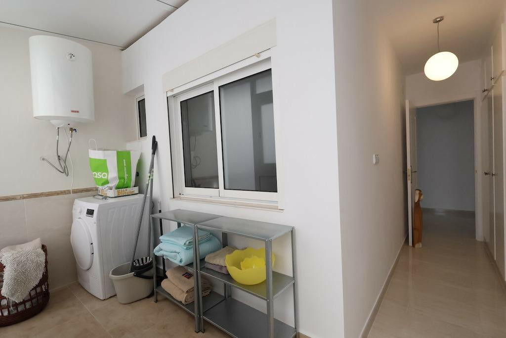 Middle Floor Apartment Torrevieja Alicante - image 23