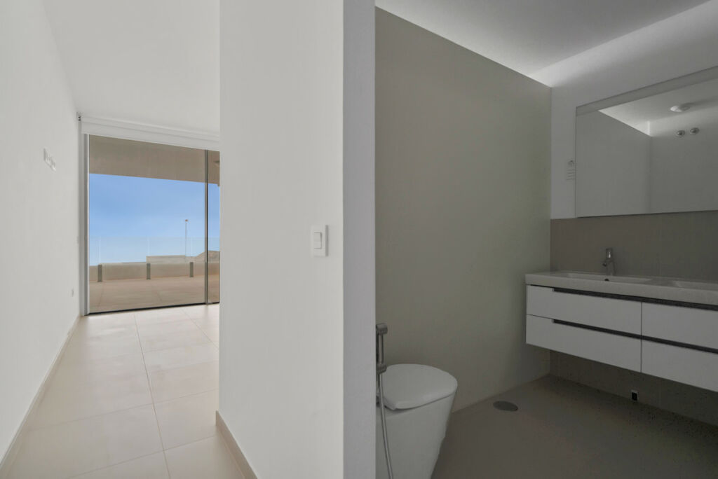 Middle Floor Apartment Benalmadena Málaga - image 23