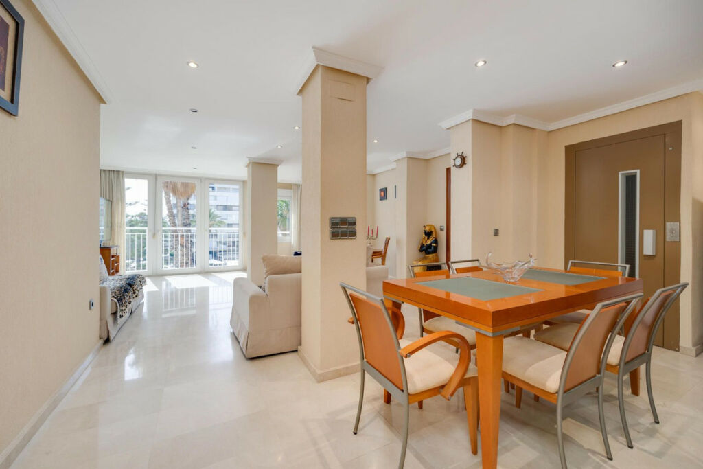Middle Floor Apartment Torrevieja Alicante - image 24