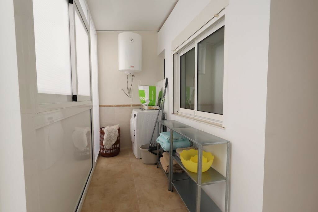 Middle Floor Apartment Torrevieja Alicante - image 24