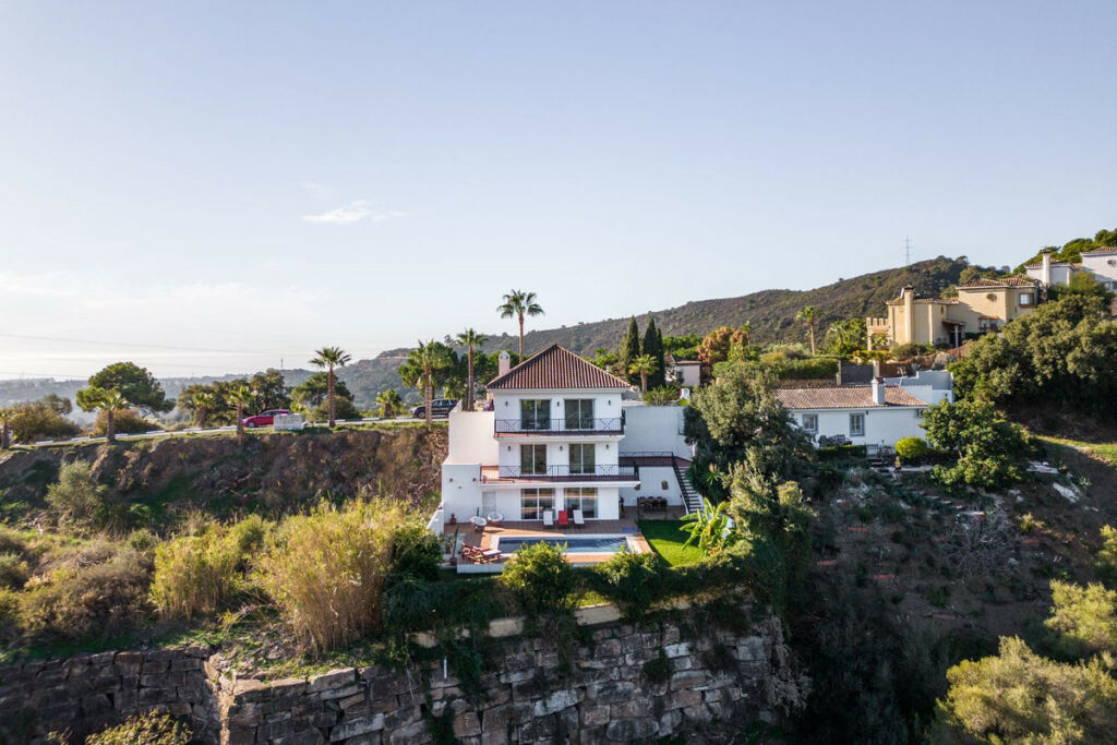 Detached Villa Estepona Málaga - image 25