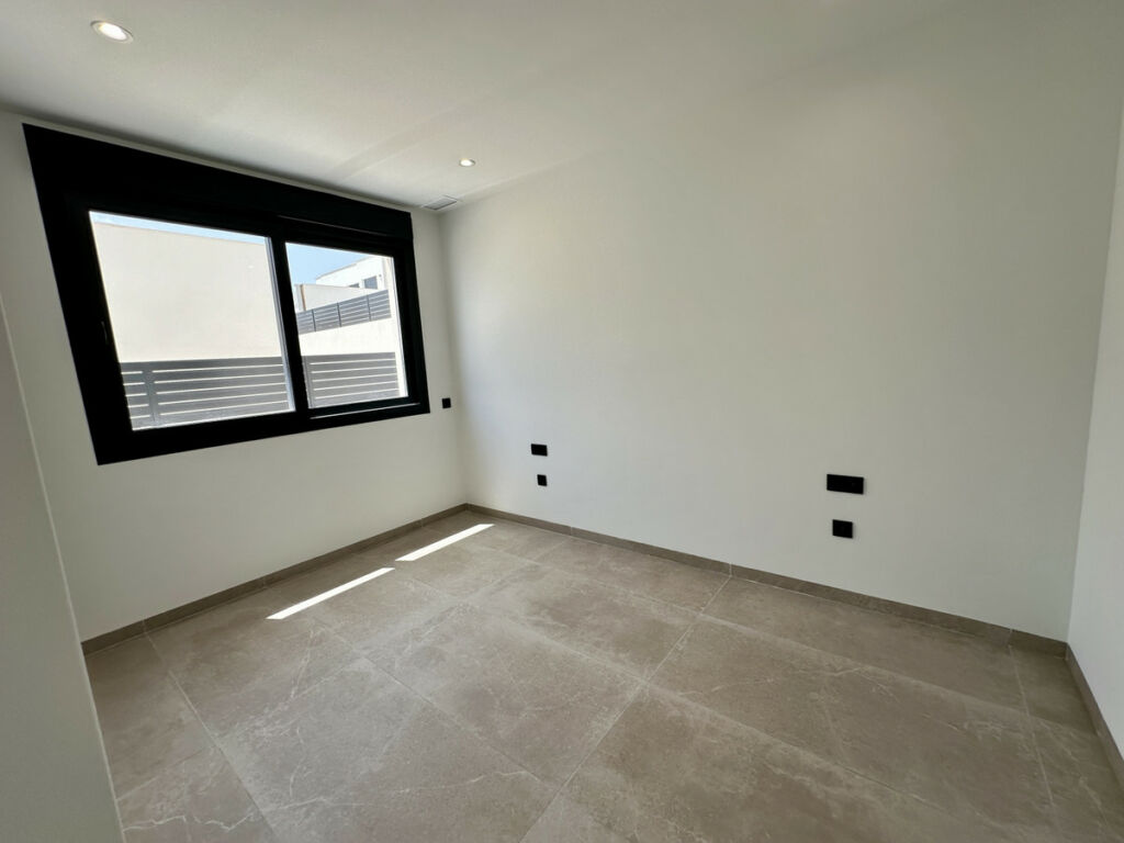 Detached Villa Polop Alicante - image 25