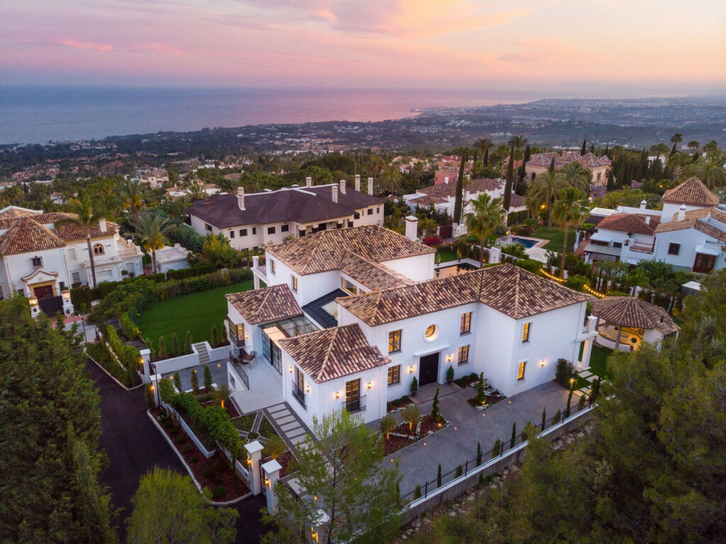 Detached Villa Sierra Blanca Málaga - image 29