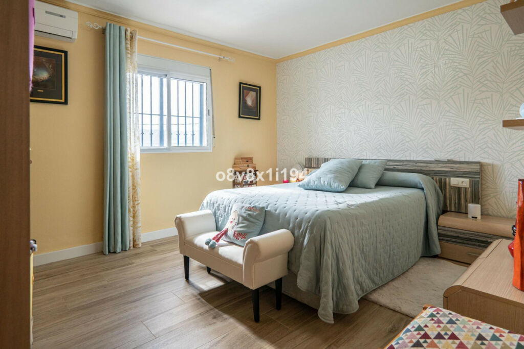 Detached Villa Macharaviaya Málaga - image 27