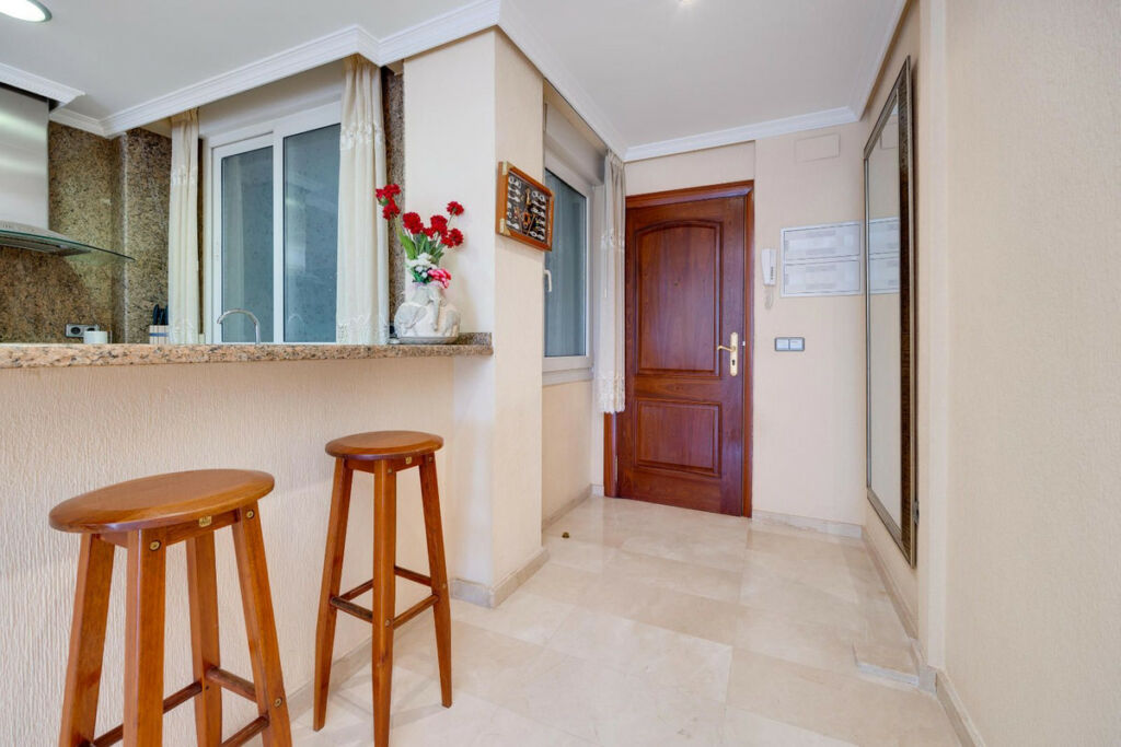 Middle Floor Apartment Torrevieja Alicante - image 29