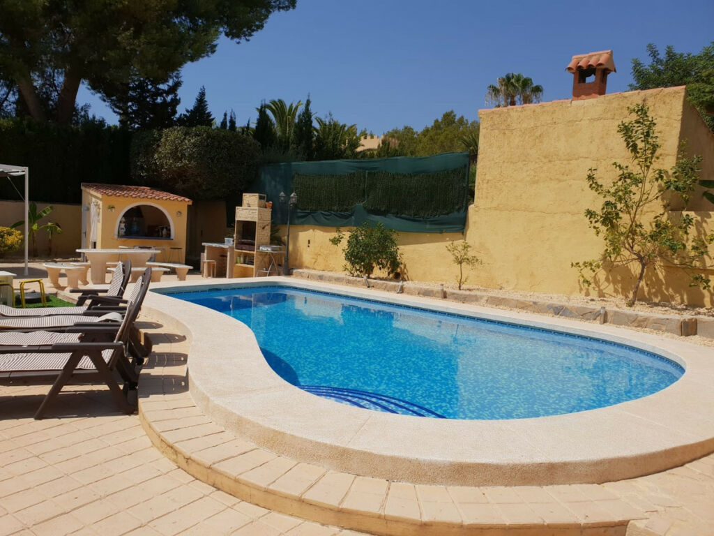 Detached Villa L'Alfás del Pi Alicante - image 4