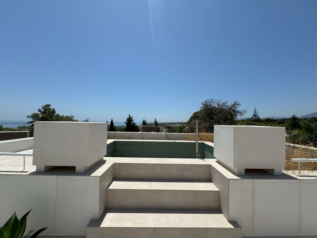 Detached Villa Marbella Málaga - image 3