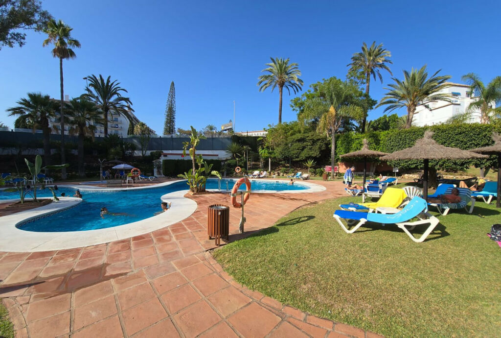 Middle Floor Apartment Marbella Málaga - image 3