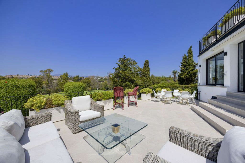 Detached Villa Guadalmina Alta Málaga - image 3