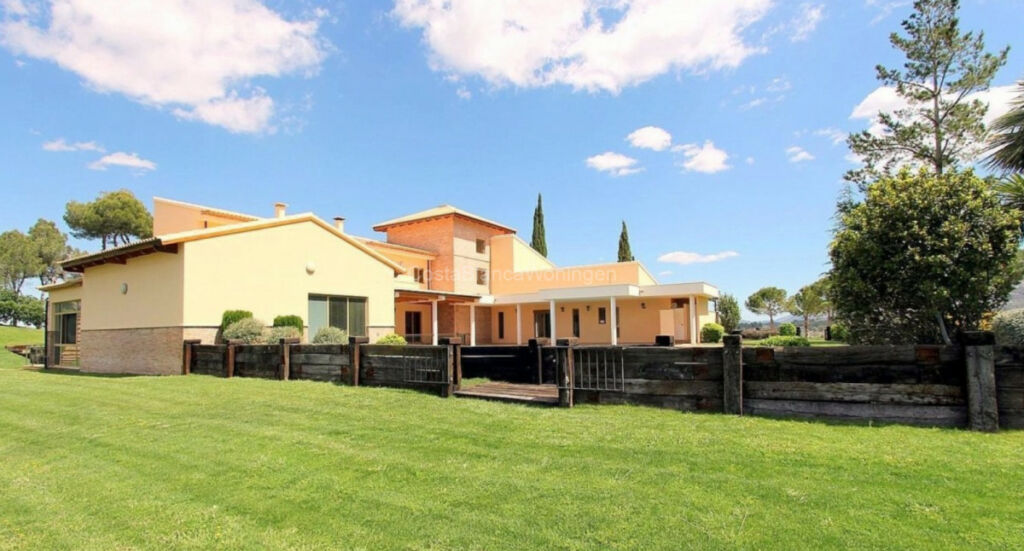 Detached Villa Penaguila Alicante - image 3