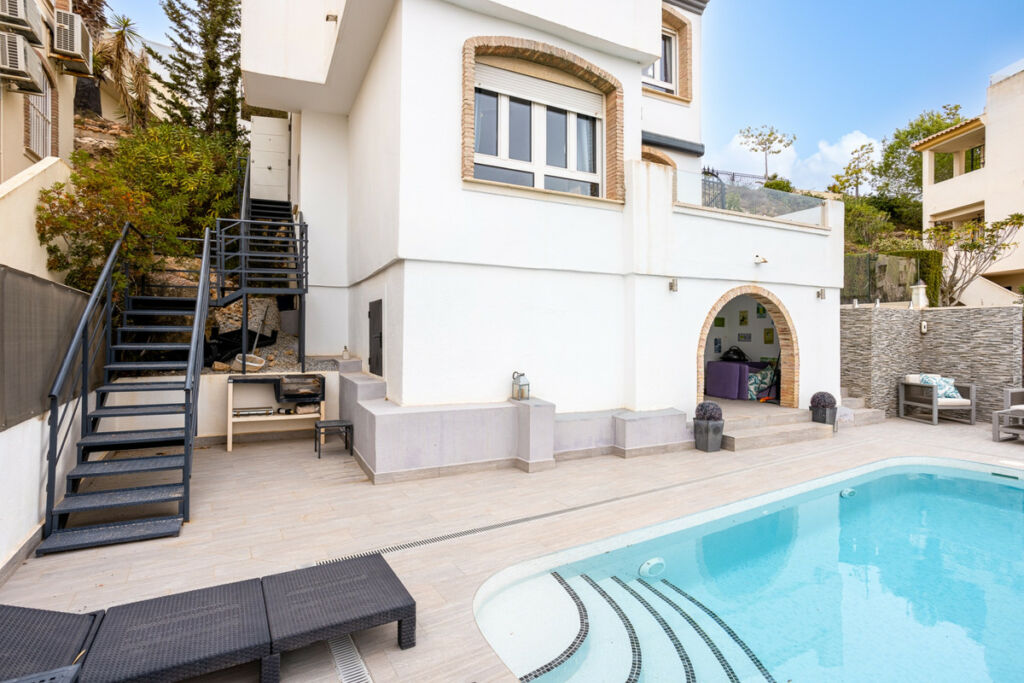 Detached Villa Las Ramblas Golf Alicante - image 3
