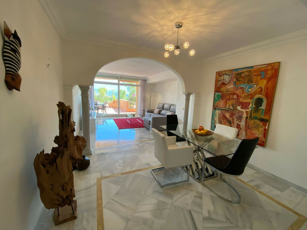 Ground Floor Apartment Nueva Andalucía Málaga - image 3