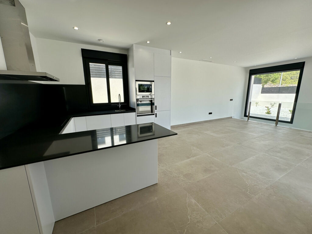 Detached Villa Polop Alicante - image 3