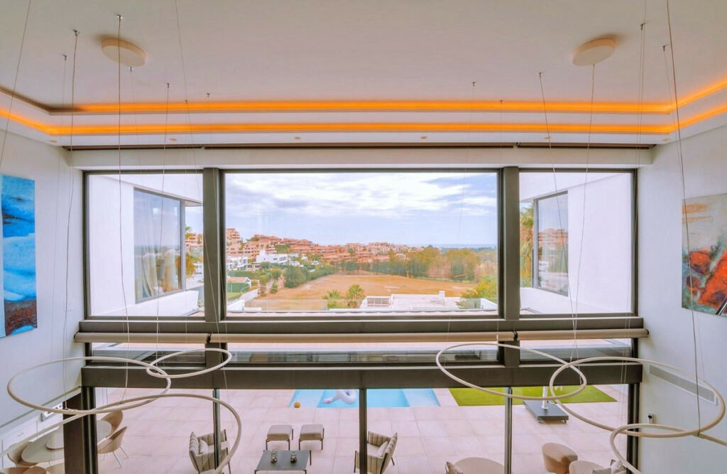 Detached Villa Benahavís Málaga - image 3
