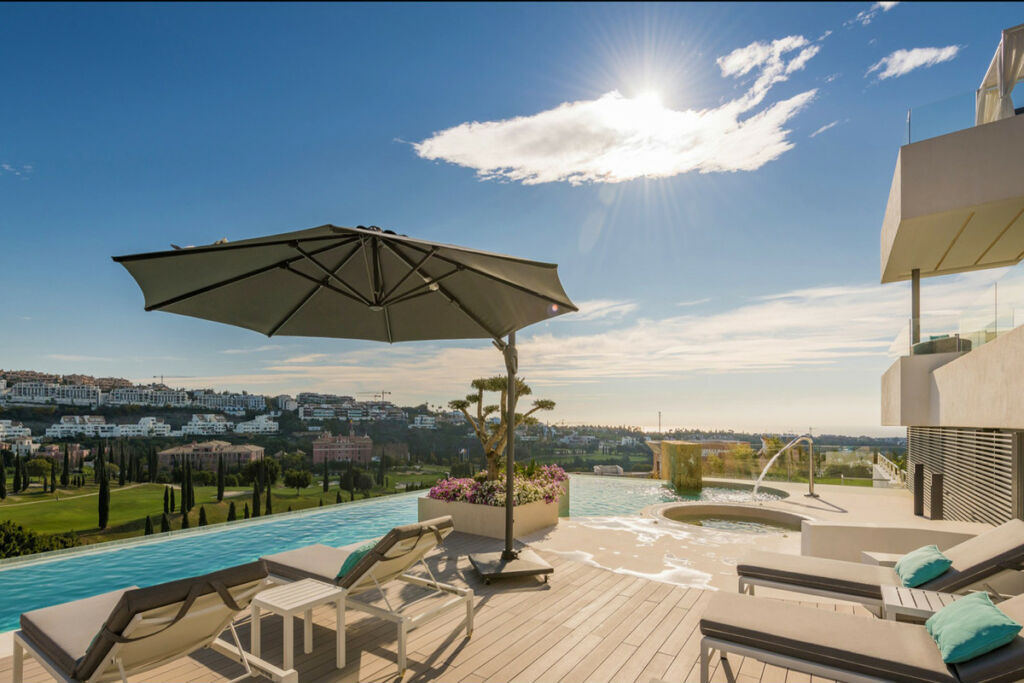 Detached Villa Los Flamingos Málaga - image 3
