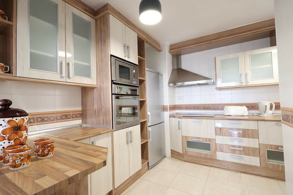 Middle Floor Apartment Torrevieja Alicante - image 3