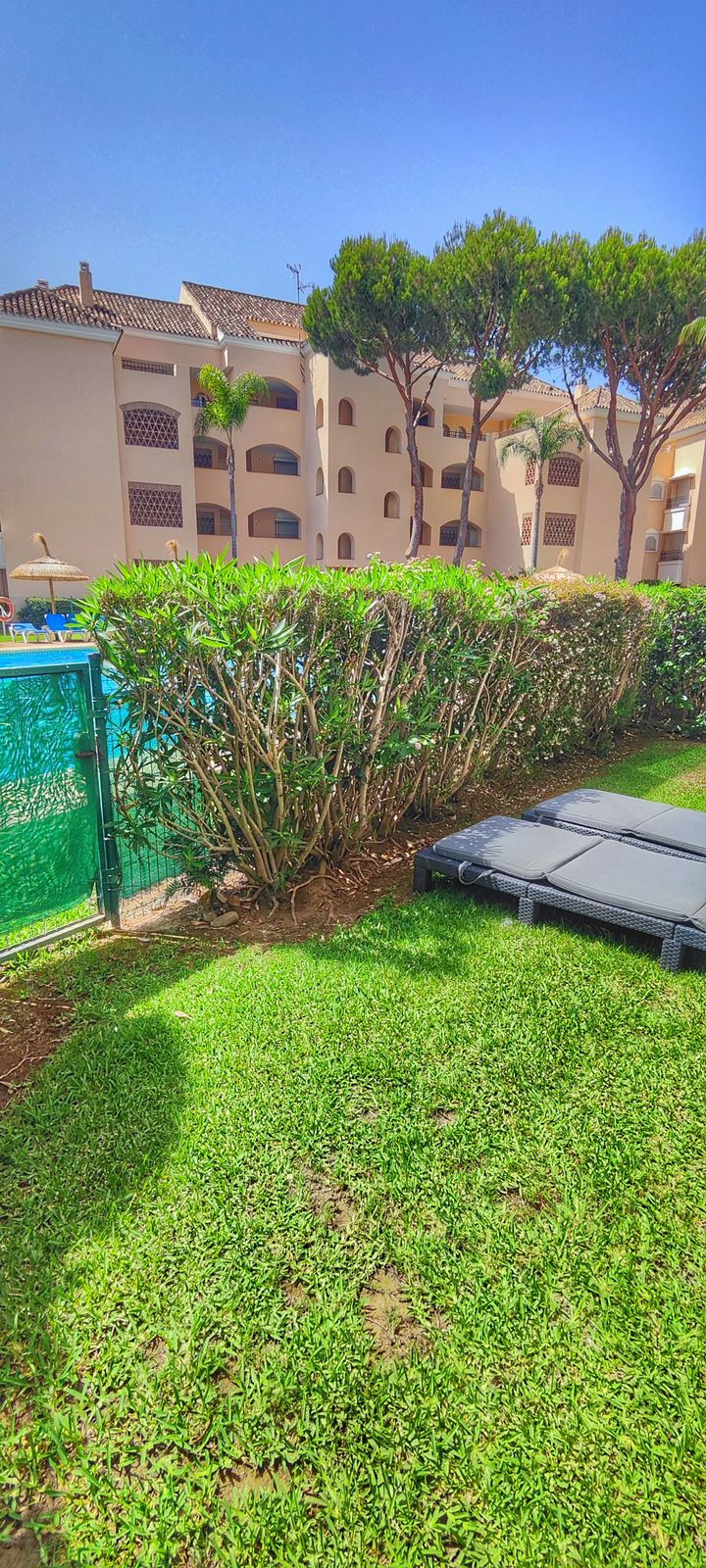 Ground Floor Apartment Elviria Málaga - image 3