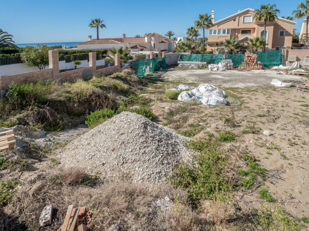 Residential Plot El Rosario Málaga - image 3