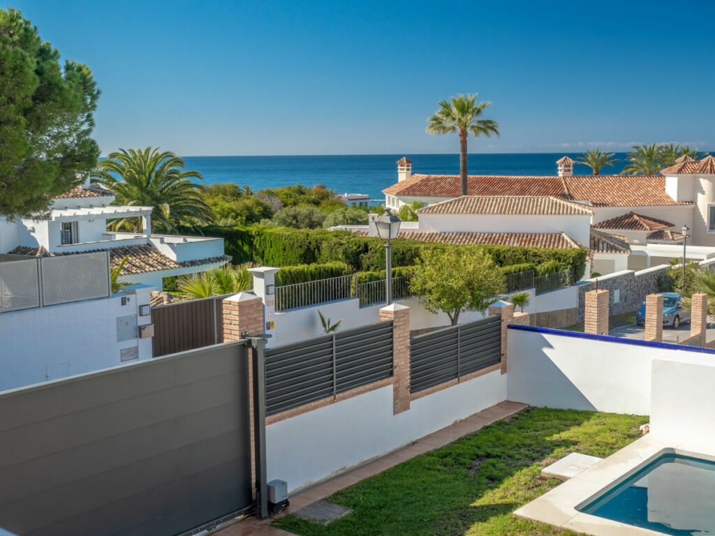Detached Villa Las Chapas Málaga - image 30