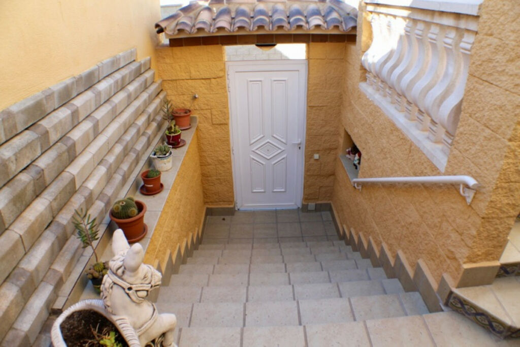 Detached Villa La Nucia Alicante - image 31