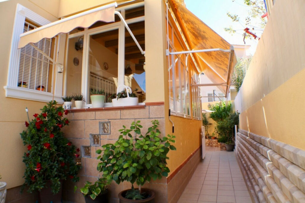 Detached Villa La Nucia Alicante - image 32